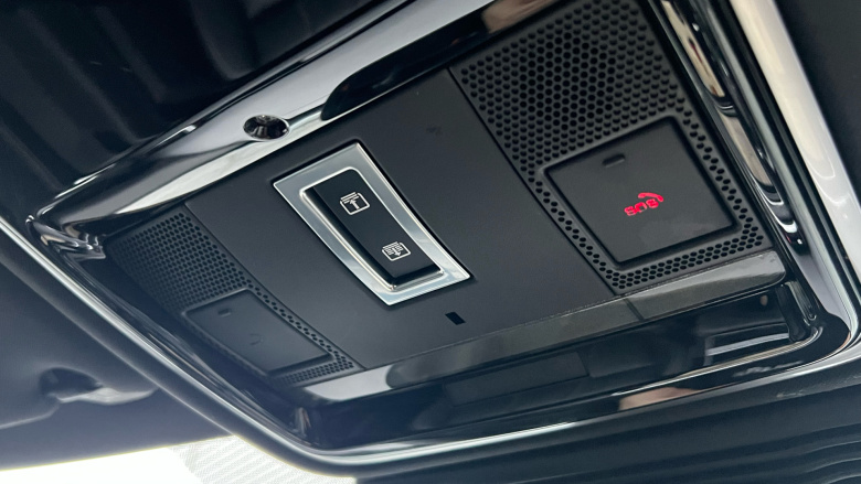 Land Rover Range Rover Velar 2.0 D200 R-Dynamic HSE 5dr Auto Diesel Estate